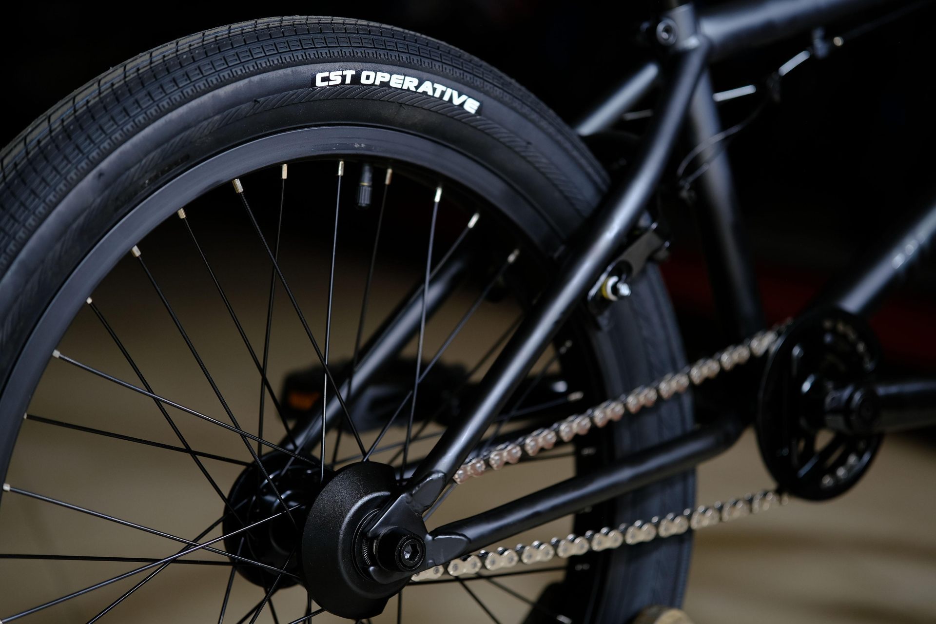 Обод двухстеночный, втулки на промах задняя с хабгардом HOKE BMX Step L9 матовый серебристый-чёрный